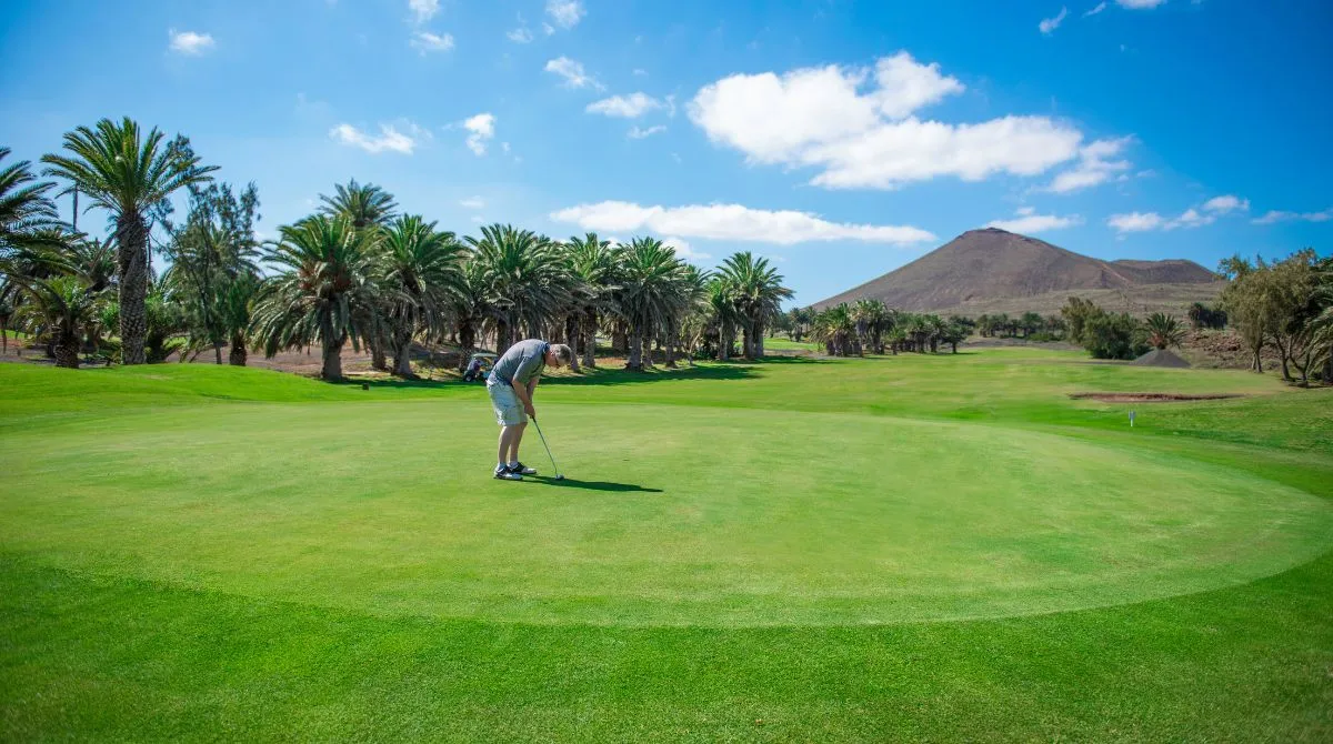 Enjoy unlimited golf in Lanzarote