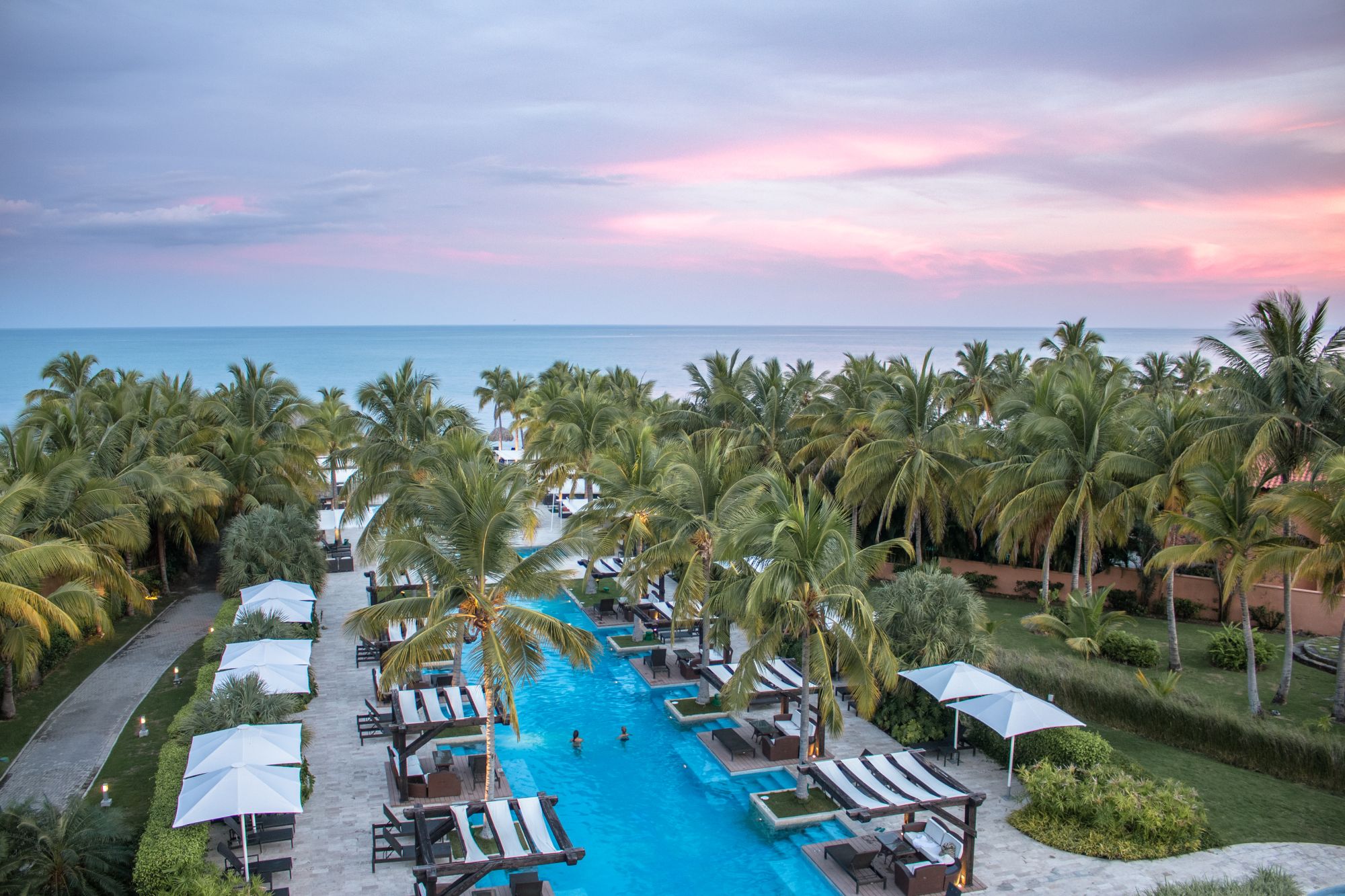 Buenaventura pool and the Pacific Ocean