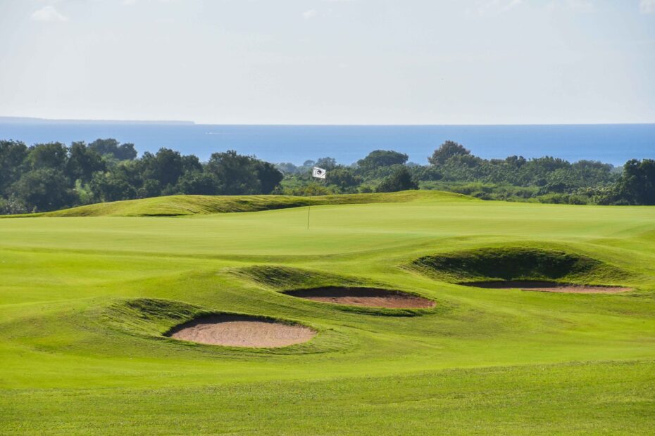 Casa de Campo green with the Caribbean behind: on-the-ground support for golf groups is what you find out when the group is already there